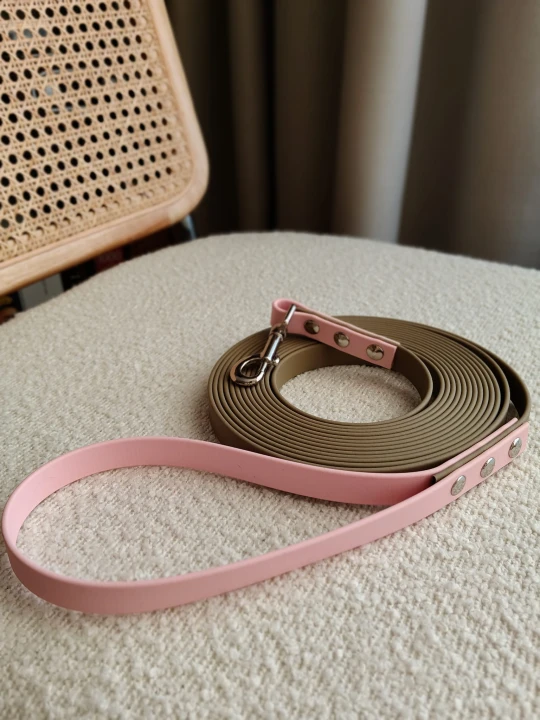 Smycz_khaki_baby pink.jpg